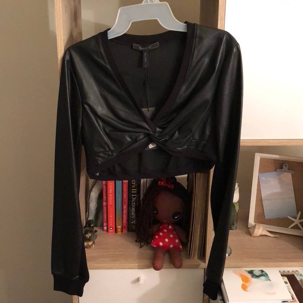 BCBG MaxAzria Long Sleeve Crop Top